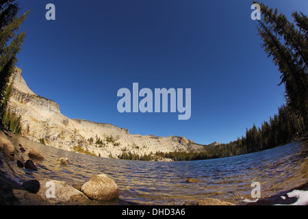 Il lago di maggio nel Parco Nazionale di Yosemite. Foto Stock