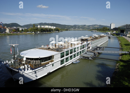 Fiume Beatrice sul Danubio a Linz Foto Stock