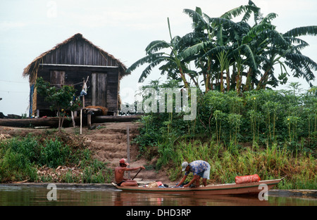 La vita lungo il fiume tapajos, Santarem, stato di para, in Amazzonia, Brasile, Sud America Foto Stock
