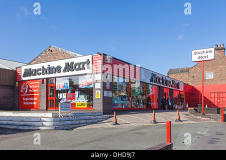 Una macchina Mart retail superstore a Hanley Stoke-on-Trent Staffordshire England Regno Unito Foto Stock