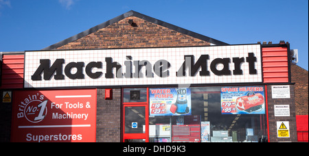 Una macchina Mart retail superstore a Hanley Stoke-on-Trent Staffordshire England Regno Unito Foto Stock