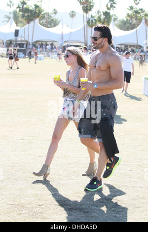 Joe Manganiello e fidanzata Audra Marie celebrità a 2012 Coachella Valley Music e Arts Festival - settimana 2 giorno 2 indio Foto Stock