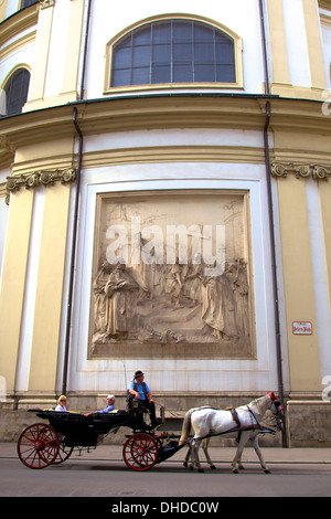 Carro trainato da cavalli, Chiesa di San Pietro, Vienna, Austria, Europa Foto Stock