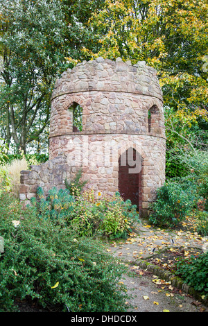 La follia di pietra nei giardini a Bridgemere vivaio e Mondo Giardino Cheshire England Regno Unito Foto Stock