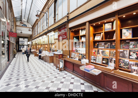 Book shop nel passaggio Jouffroy, Parigi, Ile de France, Francia, Europa Foto Stock