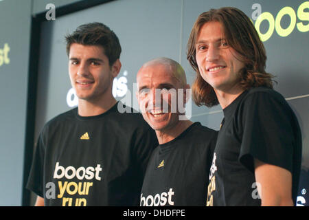 Madrid, Madrid, Spagna. 7 Nov, 2013. Real Madrid player Alvaro appartamento Morata, Atletico de Madrid player Filipe Luis e corridore spagnolo Chema Martinez rispondere alle domande durante la presentazione di Adidas boost, il 7 novembre 2013 a Madrid, Spagna. Credito: Madridismo Sl/Madridismo/ZUMAPRESS.com/Alamy Live News Foto Stock