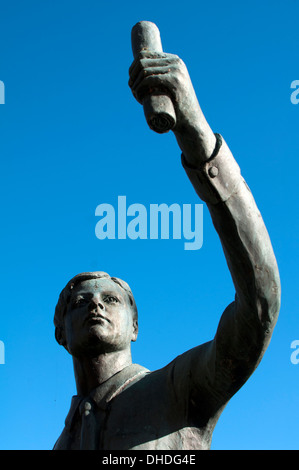 Coventry Boy statua, Priory Street, Coventry, Regno Unito Foto Stock