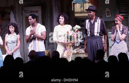 Daphne Rubin-Vega Blair Underwood Nicole Ari Parker Harris in legno e Carmen de Lavallade Broadway apertura notturna di 'un tram Foto Stock