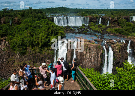 Foz de Iguazu (cascate Iguacu), le più grandi cascate nel mondo, patrimonio mondiale dell UNESCO, Brasile Foto Stock