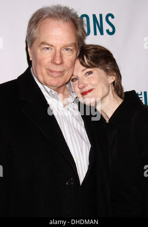 Michael McKean e Annette O'Toole Broadway apertura notturna di 'Lyons' a Cort Theatre - Arrivi New York City USA - Foto Stock