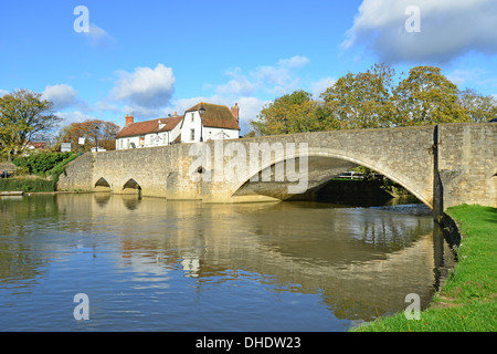 Abingdon ponte attraverso il fiume Tamigi, Abingdon-on-Thames, Oxfordshire, England, Regno Unito Foto Stock