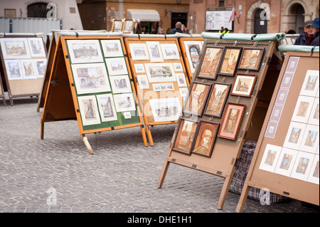 Vendere dipinti su schede di Varsavia Foto Stock