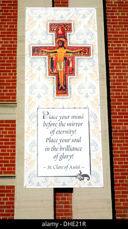 Santa Chiara di Assisi messaggio sulla chiesa di Toronto, Canada Foto Stock