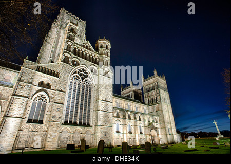 La Cattedrale di Durham fotografato in prima serata durante il mese di novembre. Foto Stock