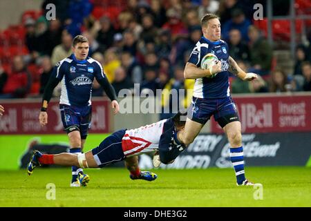 Salford, Regno Unito. 07 Nov, 2013. Tui Samoa (USA Redcliffe delfini) durante la Coppa del Mondo di Rugby group C/D gioco tra Scozia e Stati Uniti d'America dall'AJ Bell Stadium. Credito: Azione Sport Plus/Alamy Live News Foto Stock