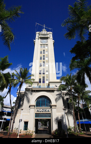 HONOLULU, HAWAII, 3 novembre, 2013. L'Aloha Tower è situato sul lungomare del Porto di Honolulu e Oahu, Hawaii. Foto Stock