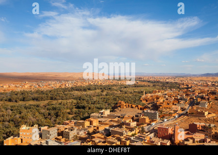 Tinerhir casbah e palmery, Tinghir, Todra Valle, Marocco, Africa Settentrionale, Africa Foto Stock