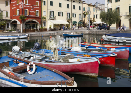 Dock a Lazise Italia Lago di Garda Foto Stock