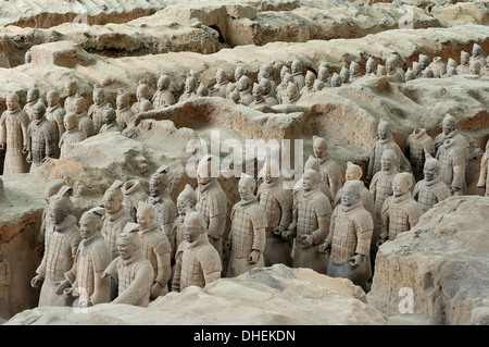 Esercito di Terracotta, custodito il primo imperatore della Cina Qin Shi Huangdi's Tomb, Xian, Lintong, Shaanxi, Cina, Asia Foto Stock