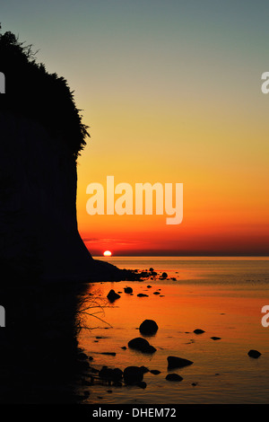 Sunrise a Chalk cliffs, Jasmund National Park, Ruegen Isola, Meclenburgo-Pomerania Occidentale, Germania, Europa Foto Stock