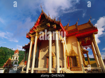 Ornato tempio buddista, Ao Patong, Koh Phuket, Tailandia Foto Stock