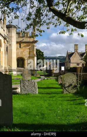 Chiesa cantiere alla parte anteriore della chiesa di San Pietro in Winchcombe Foto Stock