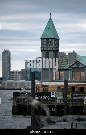 Molo Vecchio un vicino a Battery Park, Manhattan, New York City, Stati Uniti Foto Stock