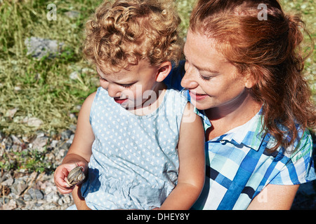 Close up ritratto di madre e figlia Utvalnas, Gavle, Svezia Foto Stock