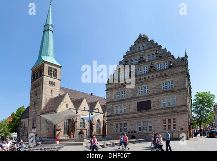 Hamelin Wedding House e Chiesa di mercato, Hameln, Bassa Sassonia, Germania, Foto Stock