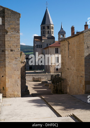 Una vista dei resti dell'Abbazia di Cluny, Francia Foto Stock