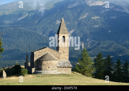 Cappella della chiesa di Saint Pierre Extravache Bramans Maurienne & Parco Nazionale della Vanoise Savoie Francia Foto Stock