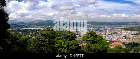 Pacific ingresso al canale e Puente de las Americas come visto da di Ancon Hill Città di Panama, Repubblica di Panama Foto Stock