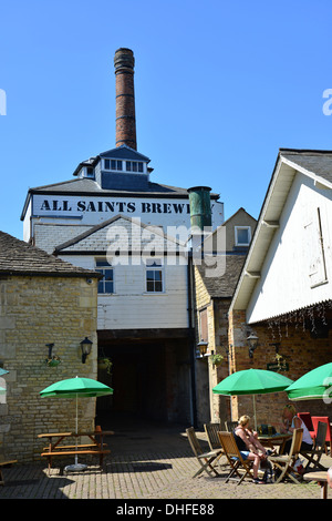 Tutti i Santi" birreria, tutti i Santi' Street, Stamford, Lincolnshire, England, Regno Unito Foto Stock