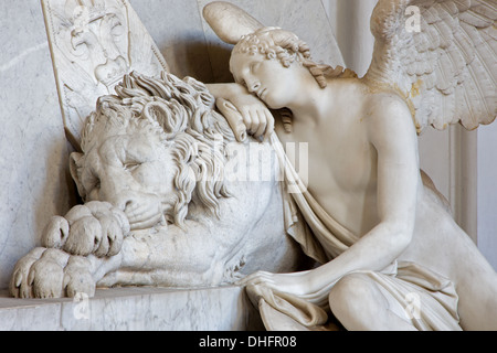 VIENNA - 3 luglio: dettaglio della tomba di Marie Christine figlia di Maria Theresia a partire dagli anni 1798 - 1805 da Antonio Canova Foto Stock