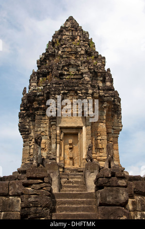 Santuario centrale torre del Tempio Piramide di Bakong, tempio Bakong, gruppo Roluos, Angkor, Cambogia Foto Stock