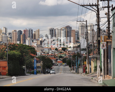 Le strade dei sobborghi nella città di Sao Paulo Foto Stock