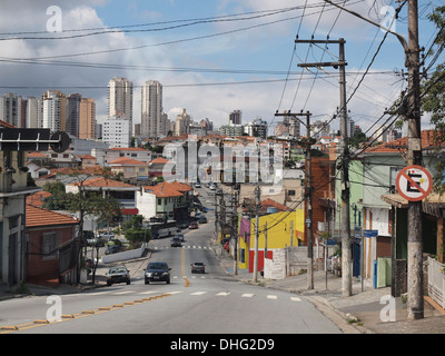 Le strade dei sobborghi nella città di Sao Paulo Foto Stock