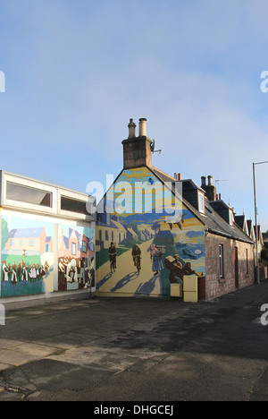 Il murale sul lato della casa Scozia Invergordon Novembre 2013 Foto Stock