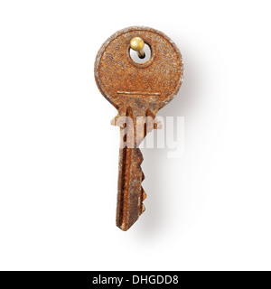 Vecchio arrugginito chiave di casa appesa al chiodo, sfondo bianco, percorso di clipping incluso Foto Stock
