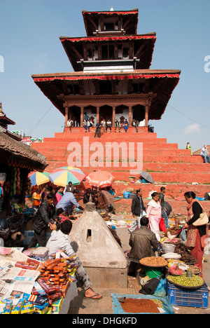 Mercato di strada in occasione del Festival di Tihar è a Kathmandu. Foto Stock