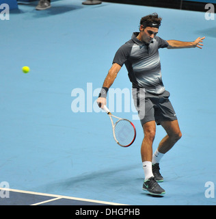 Svizzera di Roger Federer in azione il giorno 4 della Barclays ATP World Finals. Foto Stock