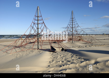 Telaio di arrampicata sulla spiaggia Ventspils Foto Stock