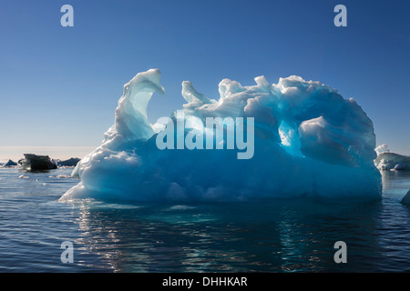 Blu iceberg, Antartico Suono, Mare di Weddell, Antartide Foto Stock
