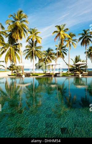 Piscina principale presso il Park Hyatt Maldives Hadahaa, Gaafu Alifu Atoll, North Huvadhoo Atoll, Maldive Foto Stock