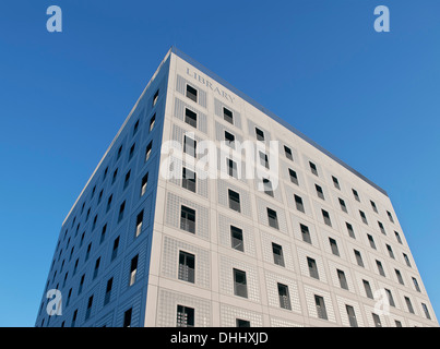 La facciata della nuova biblioteca pubblica di Stoccarda, Baden-Wuerttemberg, Germania, Europa Foto Stock