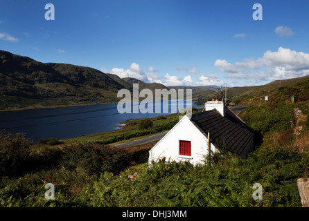 Lough Nafooey, scattato dalla contea di Mayo lato del confine, la maggior parte del lago è nella Contea di Galway, Irlanda Foto Stock