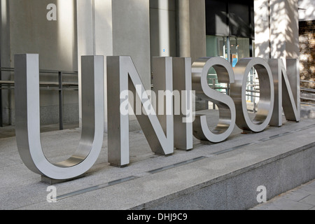 Segno al di fuori dell'unisono servizio pubblico sindacato uffici Camden Londra Inghilterra REGNO UNITO Foto Stock