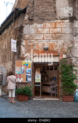 Informazioni ebraica ufficio nel ghetto di Roma nel quartiere di Roma, Italia Foto Stock