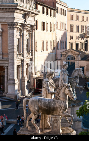 Le statue di Castore e Polluce a Piazza del Campidoglio, Campidoglio, Roma, Italia Foto Stock