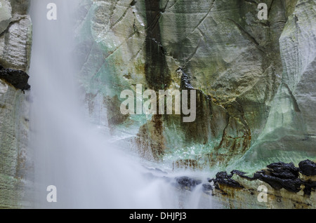 Cascata in grotta Trollkirka, Norvegia Foto Stock